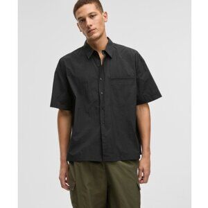 NWT Mode of One Men's Relaxed Fit Short-Sleeve Button-Front Nylon Shirt